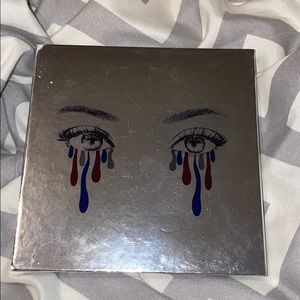 Kylie Cosmetics- The Holiday 2016 Palette
